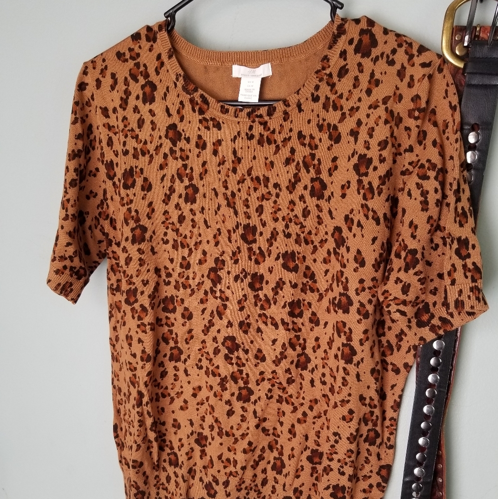 H&M leopard short sleeve top
